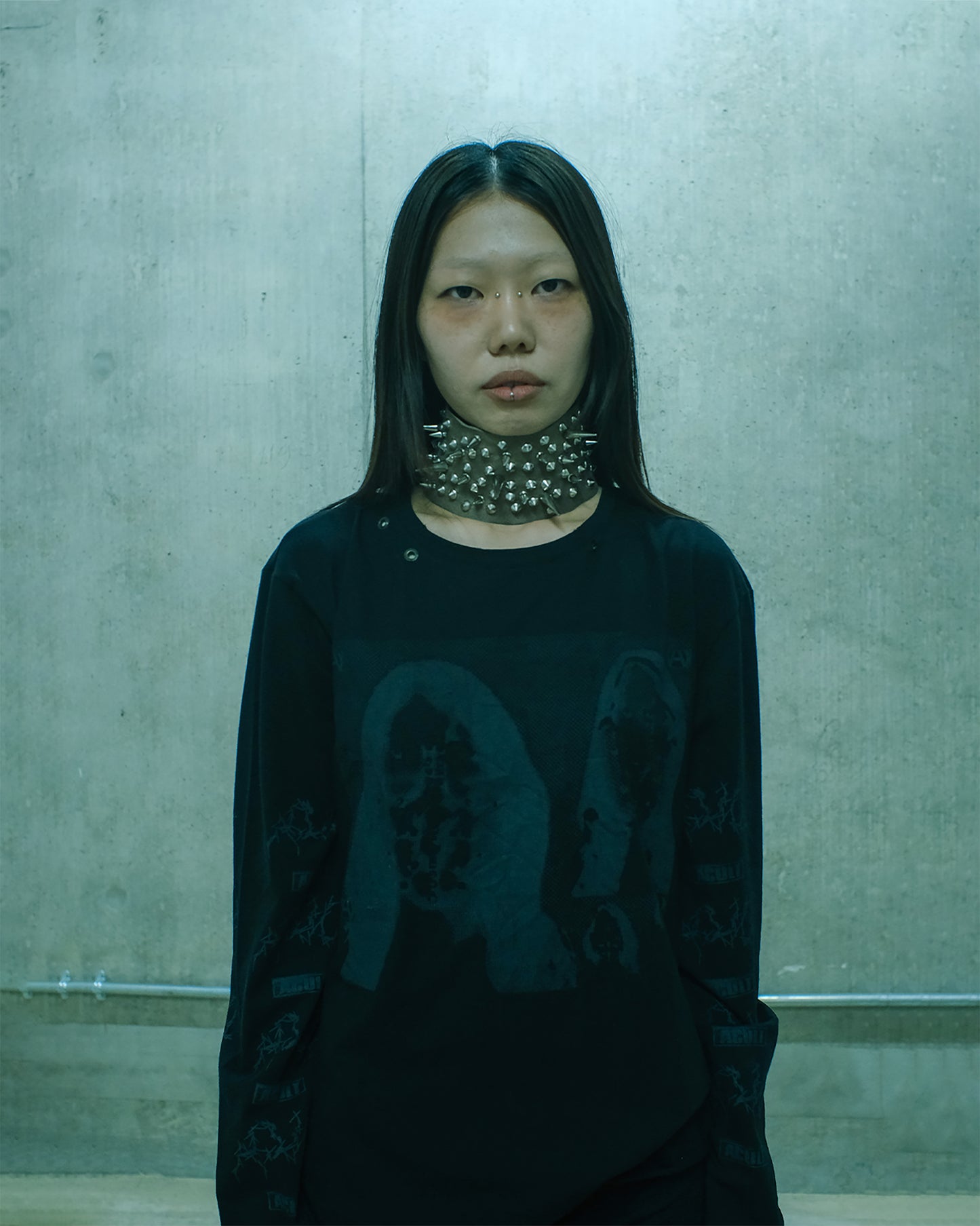 BLACK OUT LONGSLEEVE